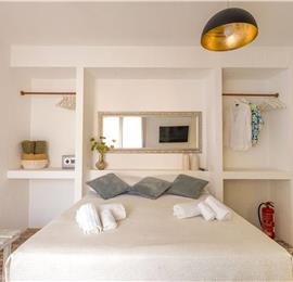 4 bedroom villa with infinity pool, Alcamo, sleeps 6-8